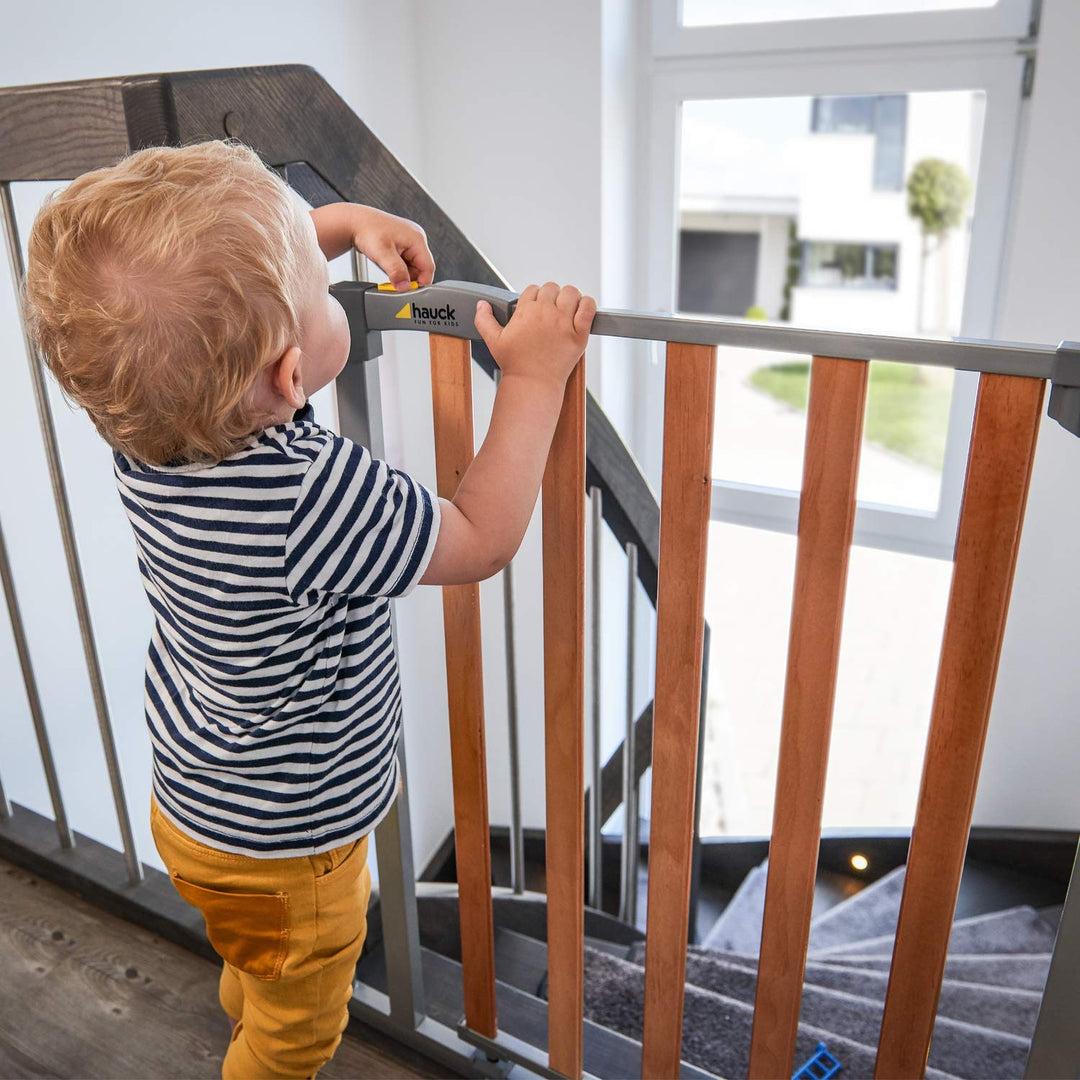 Hauck Türschutzgitter / Treppenschutzgitter für Kinder Wood Lock 2 Safety Gate / ohne Bohren / 75 -