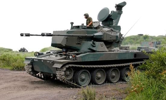Trumpeter 1599 Modellbausatz JGSDF Type 87 SPH
