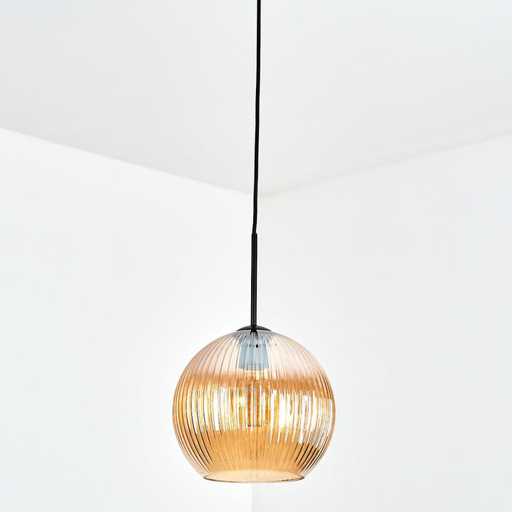 HOFSTEIN Hängeleuchte Koyoto, 1-flammige Hängelampe aus Metall/Riffelglas in Schwarz/Bernstein, mode