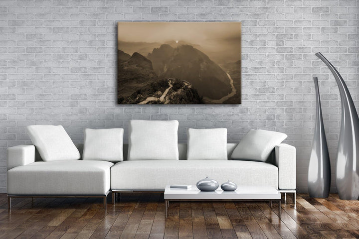 Fluss in den Bergen Vietnams Format: 80x60 Effekt: Sepia als Leinwand, Motiv fertig gerahmt auf Echt