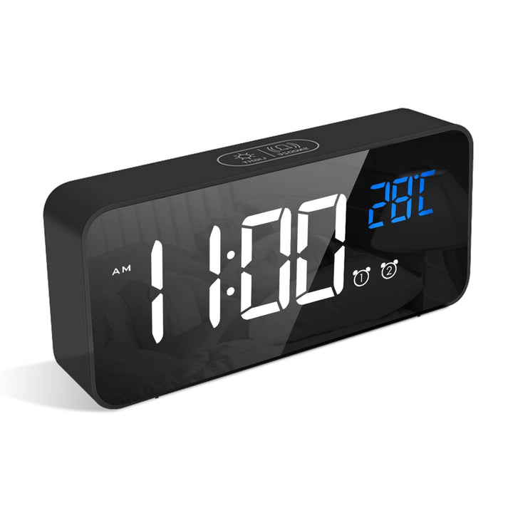LATEC Digitaler Wecker mit Grosse LED Temperaturanzeige, Tischuhr mit 10 Musik, USB Ladeanschluss, 4