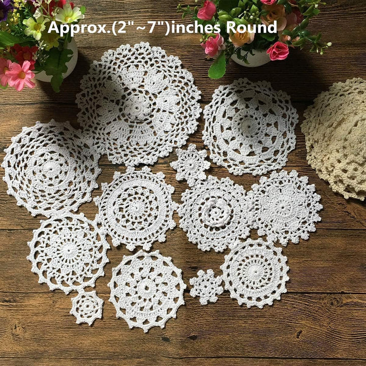MINDPLUS Set mit 24 Handgehäkelten Deckchen Baumwolle Spitze Tischset Mini-Deckchen Untersetzer 5–18