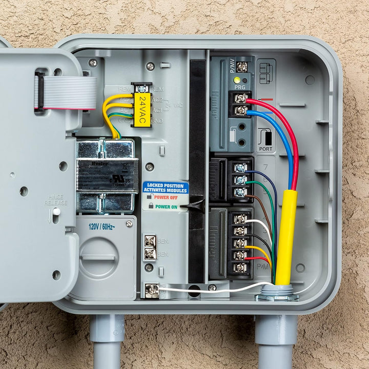 Hunter Pro-C PC-400 4 Zonen Basecontroller, Outdoor-Modell mit internen Trafo und abschliessbarem Sc