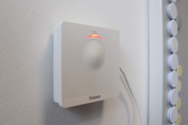 Theben 7169100 AMUN 716 transportabler CO2 Sensor I CO2 Luftgütemonitor I CO2 Melder I System für Üb