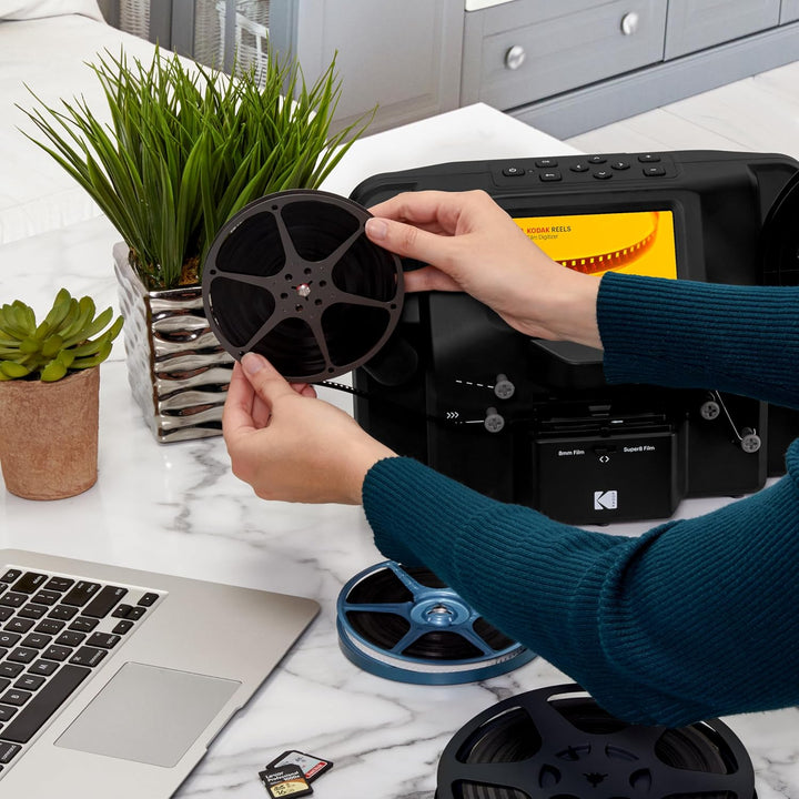 KODAK REELS 8 mm Film-Digitalisierer und Super 8 mit 12,7 cm (5 Zoll) grossem Bildschirm, wandelt de
