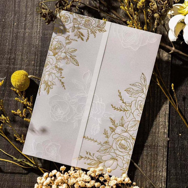 Puremigo 50 Stück vorgefaltete Pergamentumhüllen für 12,7 x 17,8 cm Einladungen – Goldfolienmuster –