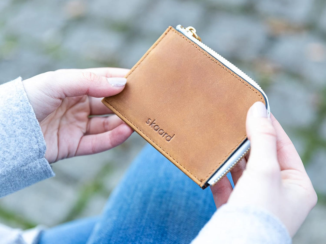 skaard Kleine Damen Geldbörse aus Leder, Braun/Hellblau mit RFID-Schutz Braun / Eisblau, Braun / Eis