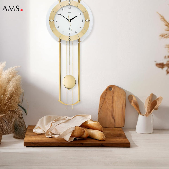 AMS Funkwanduhr 5257 mit glänzendem, messingfarbenem Pendel elegante Funk Pendeluhr Design Wanduhr