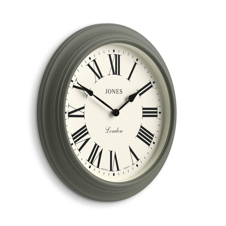 JONES CLOCKS® Supper Club wanduhr | Grosse Klassische runde Uhr | 40 cm | Spargelgrün | Römische Zif