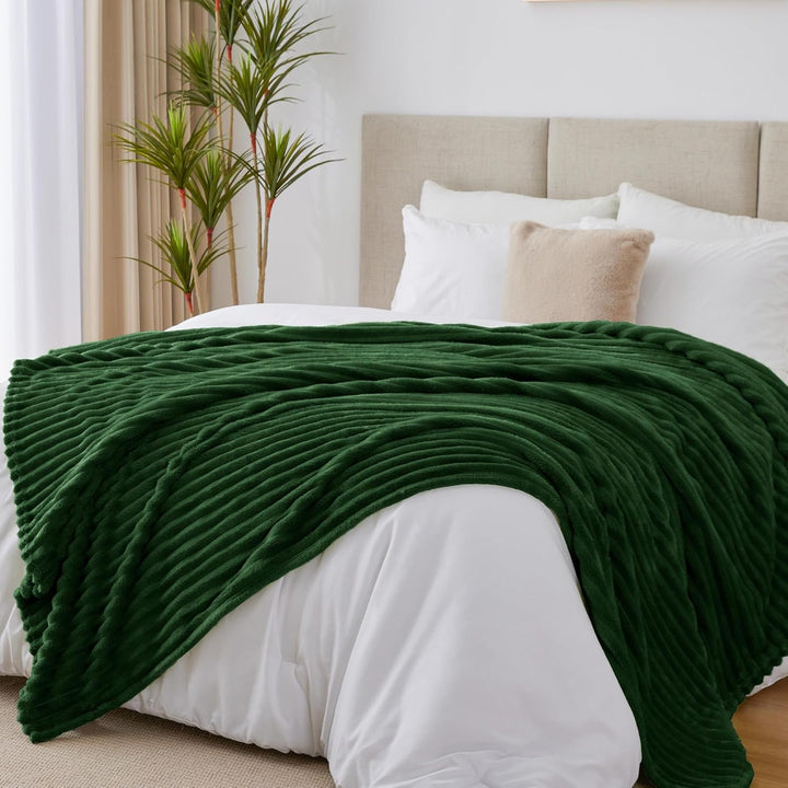 BEDELITE Kuscheldecke Flauschig Decke Extra Gross - weiche Flanell Decken Grün 230x270 für Bett, Dek