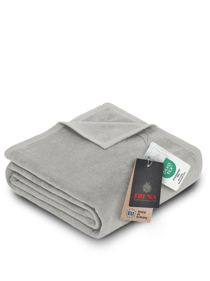 Ibena Porto XXL Decke 180x220 cm – Baumwollmischung weich, warm & waschbar, Tagesdecke hellgrau einf