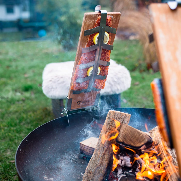 BBQ-Toro Flammlachsbrett für Fisch und Lachsfilets inkl. Halterung | Lachsbrett aus Buche zum räuche