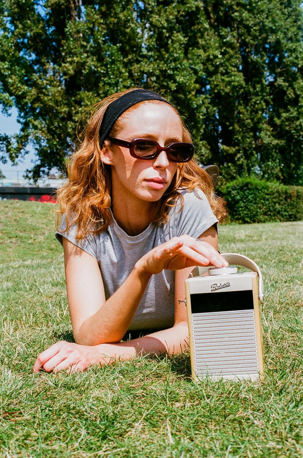 Rambler Midi Retro-Radiowecker, tragbar, Dab+/FM/Bluetooth, cremefarben