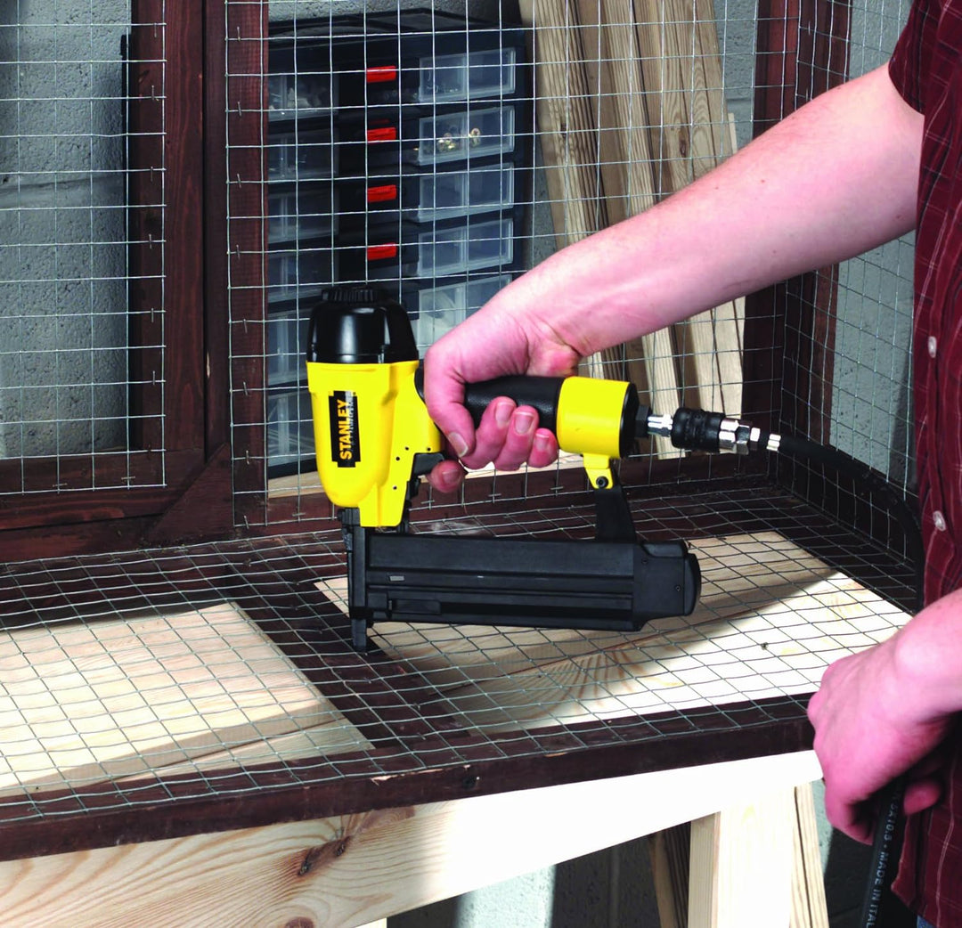 Stanley Druckluft- Tacker APC 2IN1 Kombigerät Tacker & Nagler