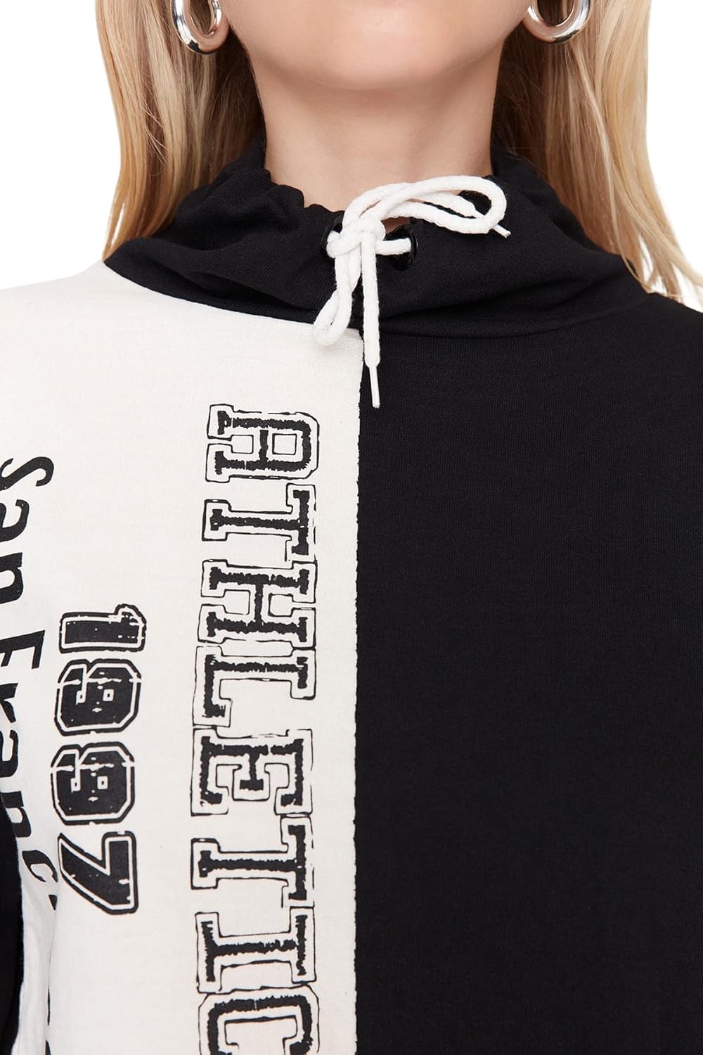 TRENDYOL Damen Schwarzer Steile Kragen Gedruckt Grundlegend Dünn Gestricktes Sweatshirt, S