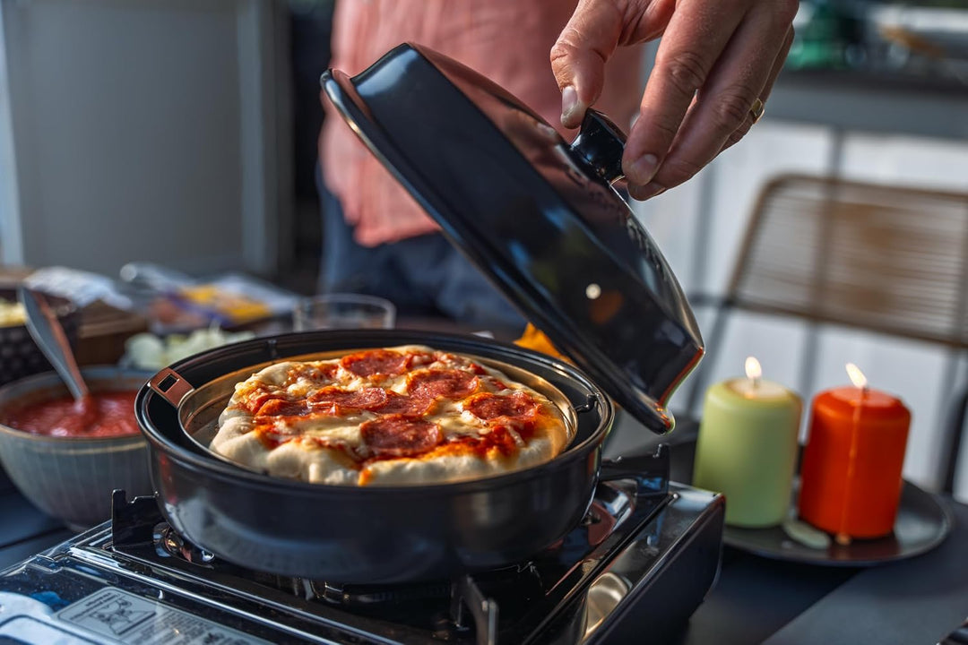 Omnia® Stovetop Pizza Oven – Tragbarer Pizzaofen für den Herd für Camping, Wohnmobil, Wohnwagen, Bal