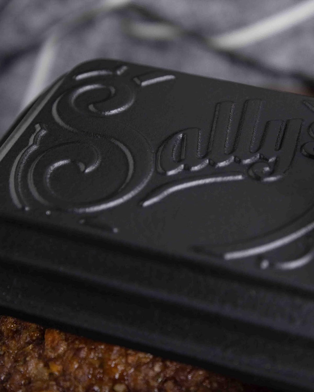 Sallys Gusseisen Brot- Backform Baba (Carbon Black), Carbon Black