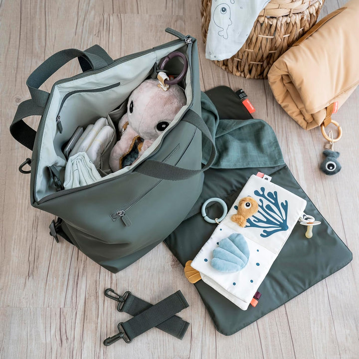 Done by Deer Wickelrucksack - Faltbare Wickelauflage und zwei Kinderwagenhaken inklusive - Wickeltas