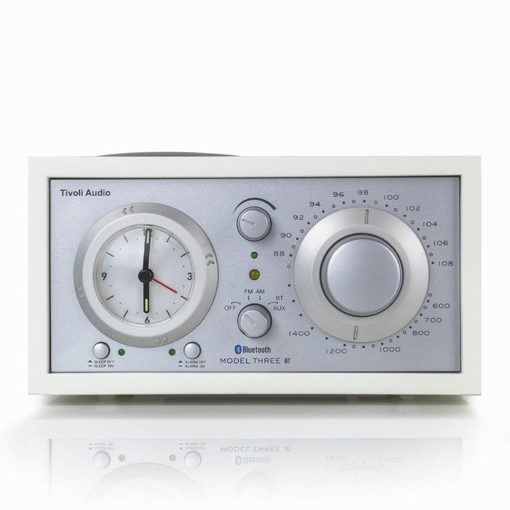 Tivoli Audio Model Three Bluetooth UKW-/MW-Radiowecker (Weiss/Silver) Weiss / Silber, Weiss / Silber