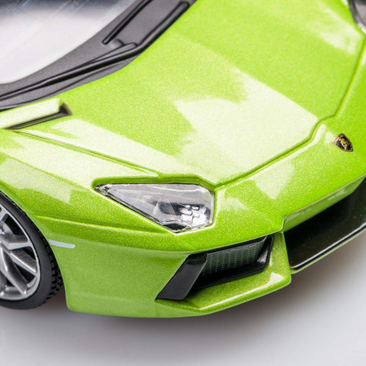 Maistro M39124 Lamborghini 1:24 Aventador LP 700-4 Roadster KIT, Assorted Colours, Farben Können Var