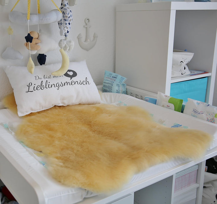 Hollert Baby Lammfell 120-130 cm Baby echtes Merino Schaffell Naturform waschbar superweich Premium