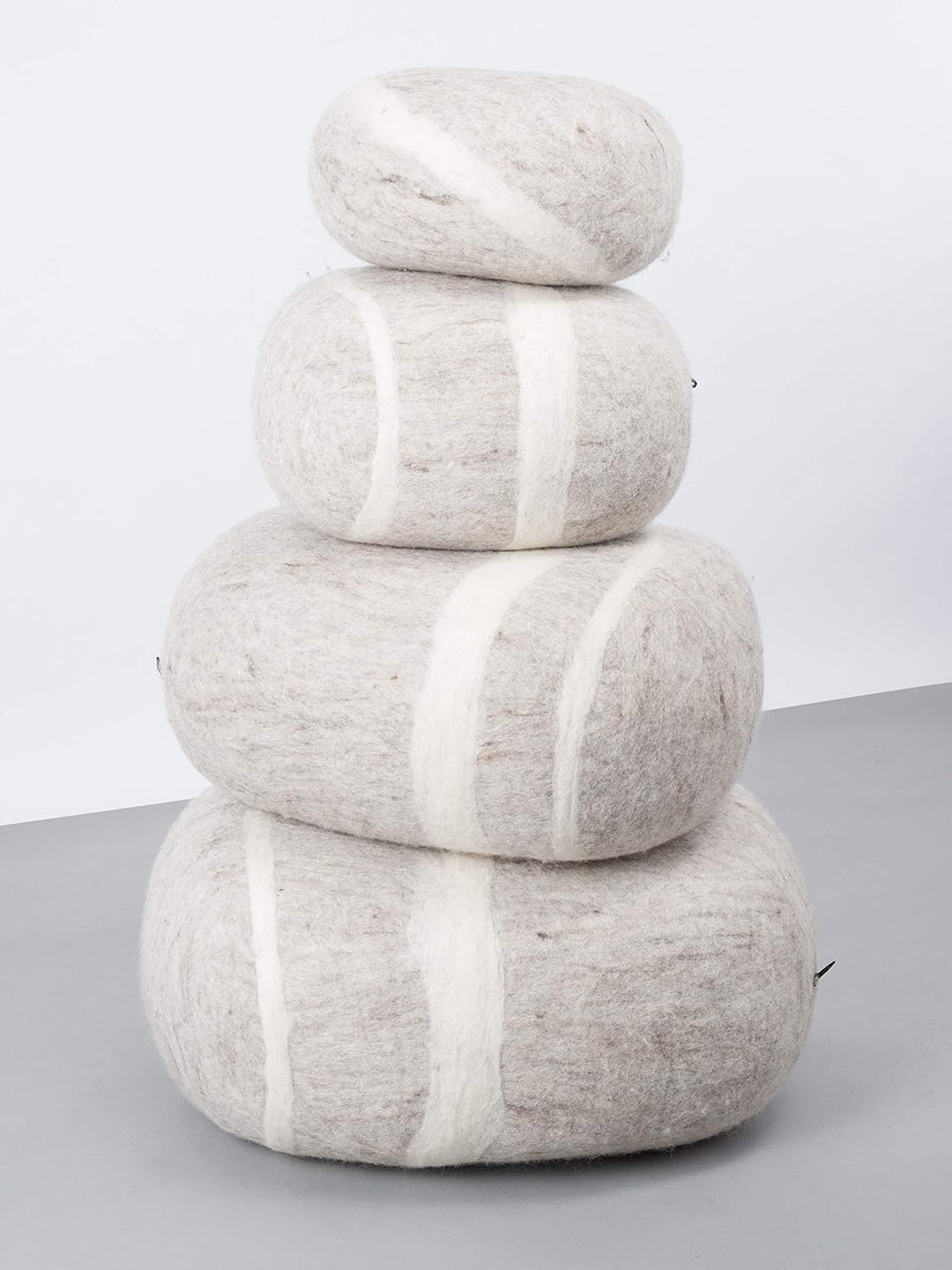 Béla - Filz Kieselstein, Meditationskissen, Yogakissen, Dekokissen, Pouf, beige rund - Grösse M 40 x