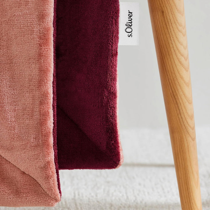 s.Oliver Doublesoft Kuscheldecke 150x200 - super kuschelig &amp; warm, Polyesterflausch Decke dunkelrot