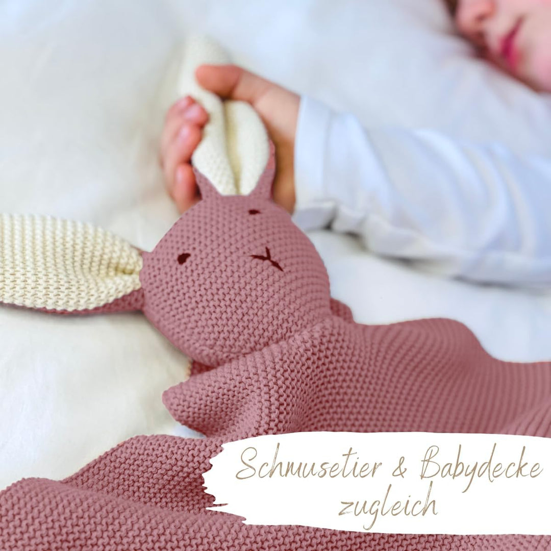 DIKOS® Original Babydecke SCHMUSE-HASE Beere GOTS Bio Baumwolle Neugeborenen Decke mit Kuscheltier B