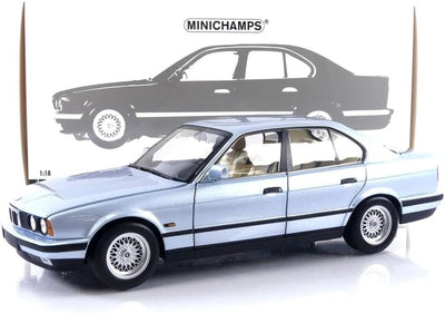 Minichamps - Miniaturauto aus der Kollektion, 100024007, Light Blue Metallic