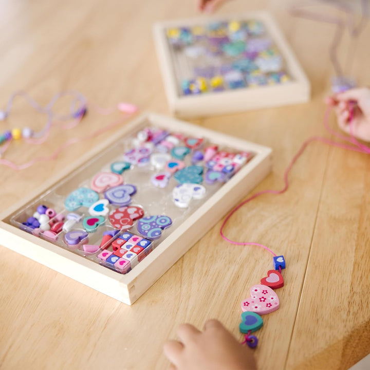 Melissa & Doug Bead Set Bundle, 2-Pack Herz- und Schmetterlings-Perlen-Set, Herz- und Schmetterlings