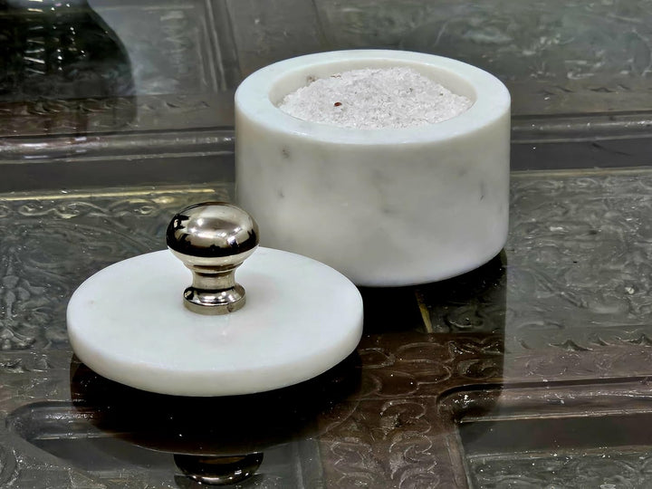KLEO Marmor Salz und Gewürzhalter mit Deckel | Kleiner Behälter | Stein Salzbox / Kanister für Küche