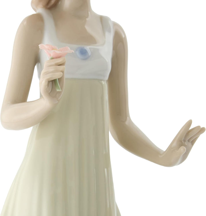 NAO Gentle Breeze Porzellanfigur