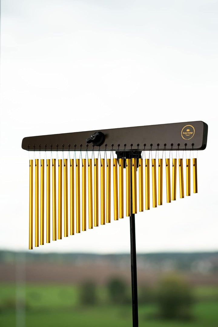 Sonic Energy Chimes – Metallische Chimes mit 27 Klangstäben – Mit Holz-Aufhängung – Für Klangbad, Pe