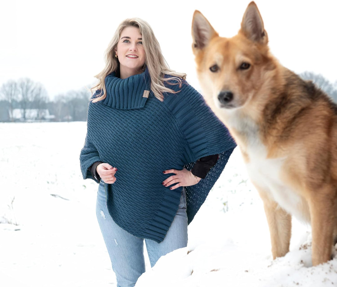 KNIT FACTORY - Nicky Gestrickter Poncho - Damen Strickponcho mit Kragen - Mit Wolle - Hochwertige Qu