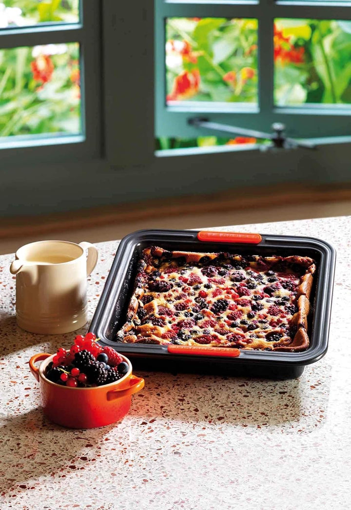 Le Creuset Antihaft Backform, Quadratisch, 23 x 23 x 5 cm, Sauerteigbeständig, Aus Karbonstahl gefer