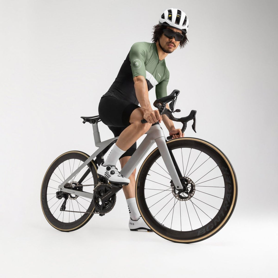 SIROKO M3 Radtrikot Herren Kurzarm Ultraleicht Aerodynamische Fahrradbekleidung XS Schwarz/Olivgrün,