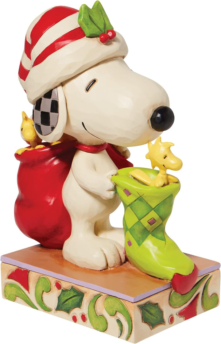 Enesco Peanuts von Jim Shore Snoopy mit Woodstocks und Einer Strumpffigur, 17,8 cm, Mehrfarbig 7 Inc