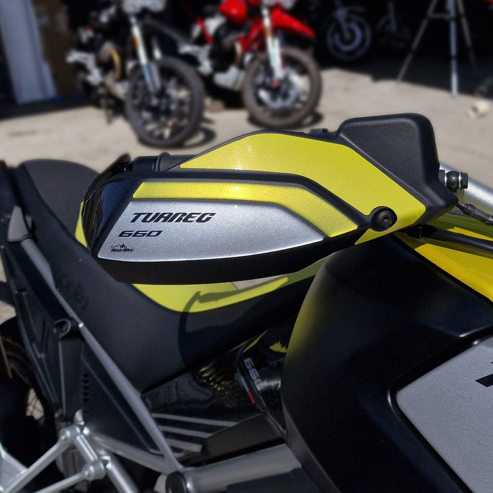 Resin Bike Aufkleber für Motorrad Kompatibel mit Aprilia Tuareg 660 2022 Acid Gold. Handschutz vor S