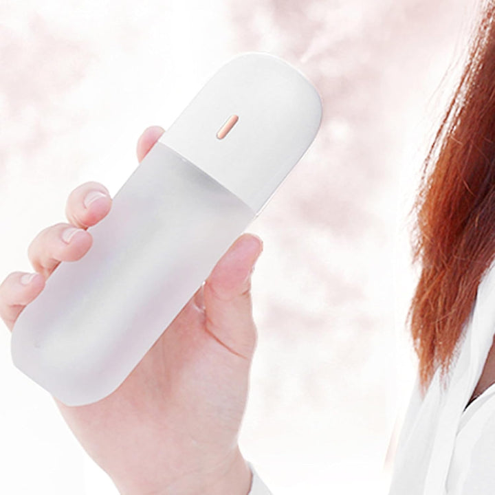 Tragbarer Mini-Luftbefeuchter, USB-Luftbefeuchter mit Kühlem Nebel, Wiederaufladbarer Persönlicher L