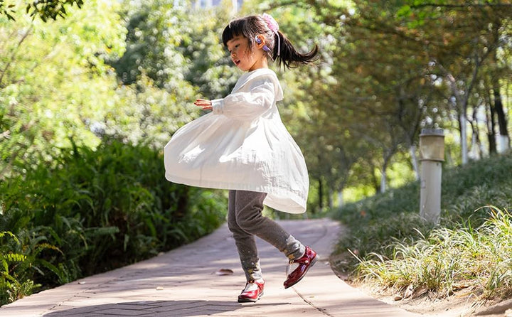JBL Junior Free Kabellose Open-Ear-Kopfhörer für Kinder, leichtes und Robustes Design, bis zu 10 Std