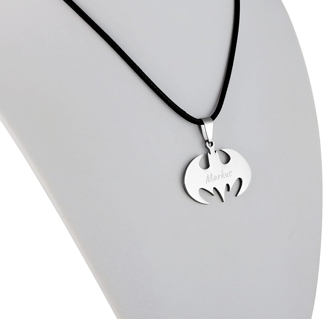Hanessa Personalisierte Kette mit Gravur Edelstahl 45-60 cm mit Anhänger Fledermaus in schwarz - Per