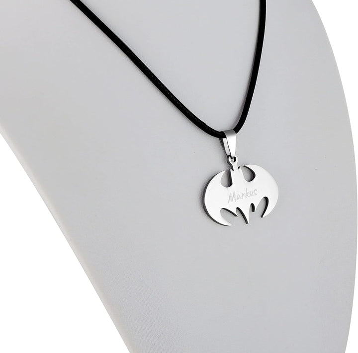 Hanessa Personalisierte Kette mit Gravur Edelstahl 45-60 cm mit Anhänger Fledermaus in schwarz - Per