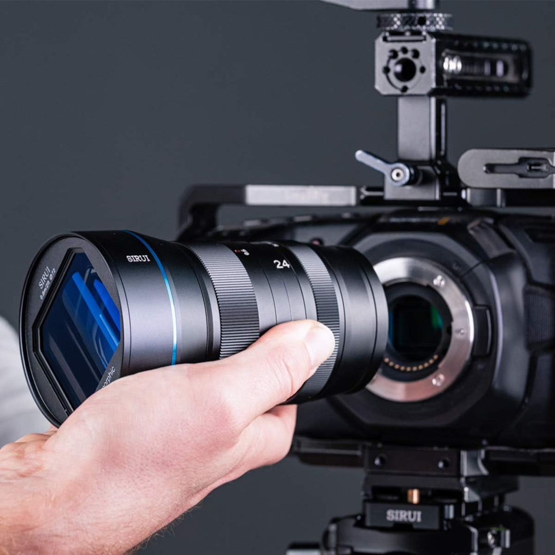 SIRUI 24 mm F2,8 1,33X Anamorphic Cine-Objektiv APS-C (M4/3-Mount) für GH5/GH6/BMPCC M4/3 Mount, M4/