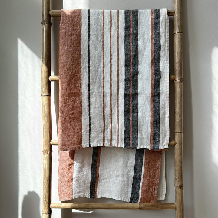 JOWOLLINA Badetuch Saunatuch Strandtuch 100% Leinen Stonewashed Provence (Stripe Clay, 88x140 cm) St