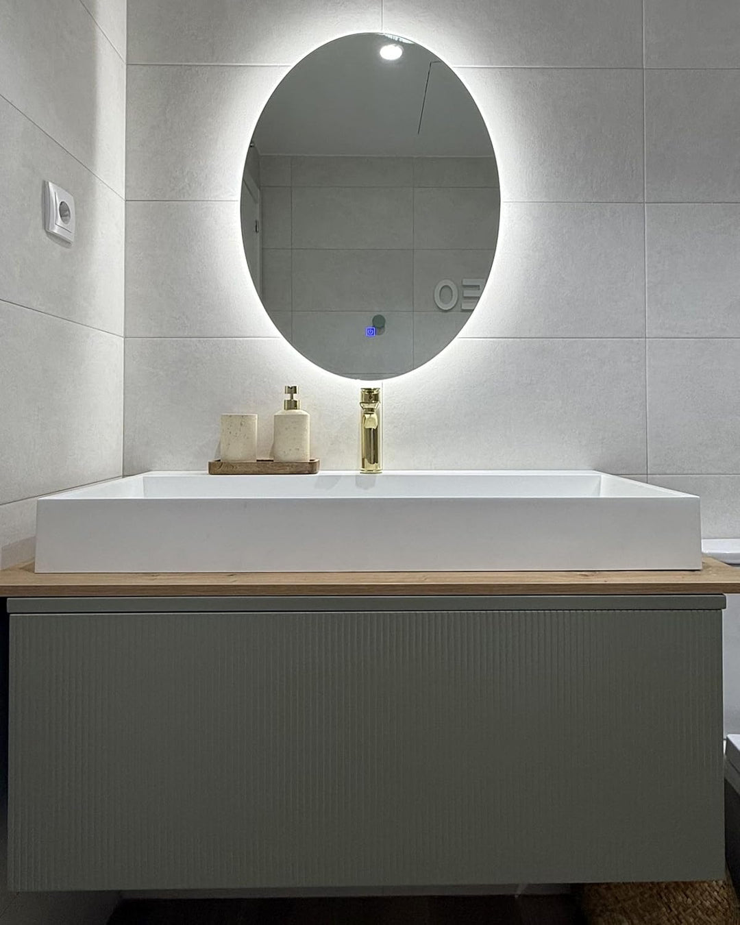 Badspiegel LED-Beleuchtung oval silber 80x60 cm mit Antibeschlagsystem Mazille