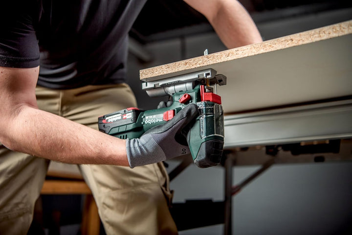 metabo Akku-Stichsäge ST 18 L 90-18 V, 90 mm Schnitttiefe - LED Arbeitslicht, werkzeugloser Sägeblat
