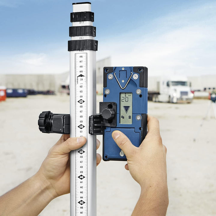Bosch Professional Laserempfänger LR 65 G (Empfängerhalterung RB 60, 2 AA-Batterien, Reichweite: bis