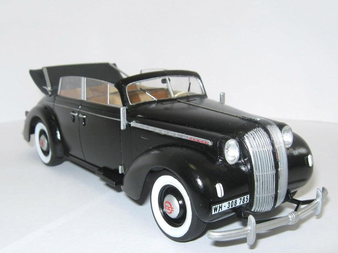 ICM 35471 - Admiral Cabriolet WWII German Staff Car, farblos