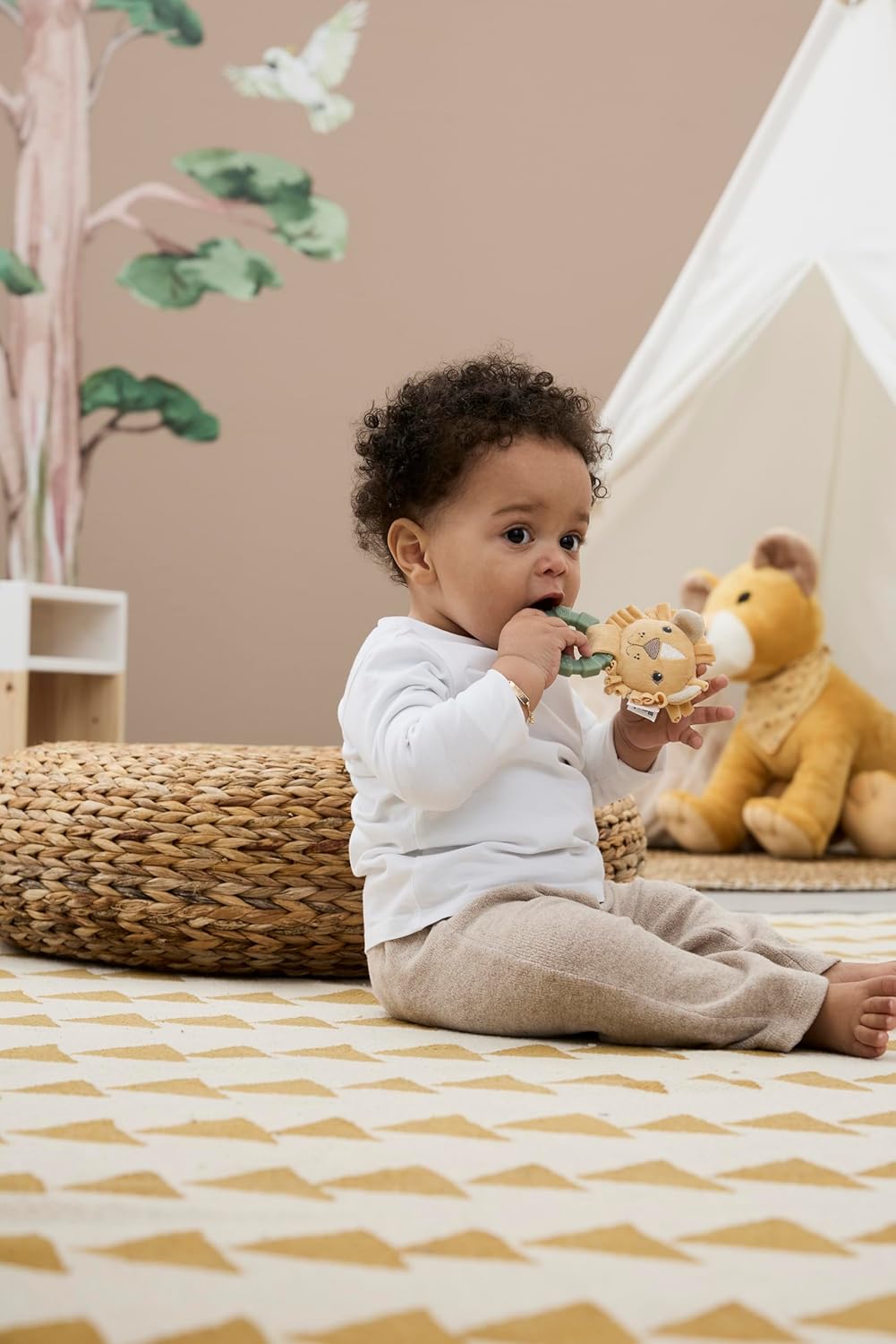 Sterntaler Greifling Löwe Leo - Aus samtigem Stoff - Integrierte Rassel - Baby- und Kleinkindspielze