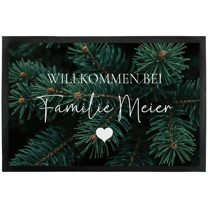 True Statements Deko-Fussmatte „Willkommen bei“ - personalisiert mit Wunschtext - Weihnachtsdeko Tür